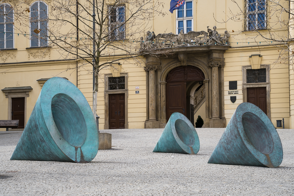 Eliminate Distractions in Your Photos: cones clean composition