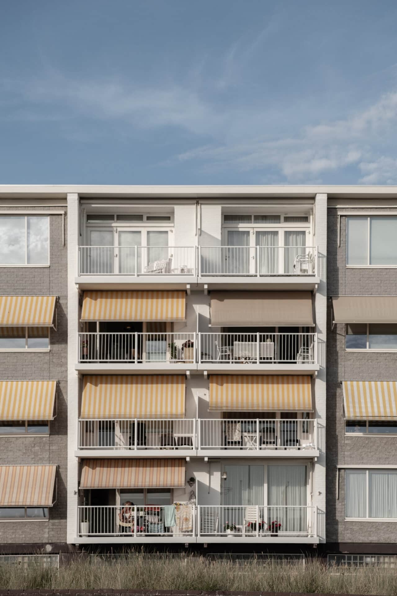 Capturing Minimalistic Architecture Photos