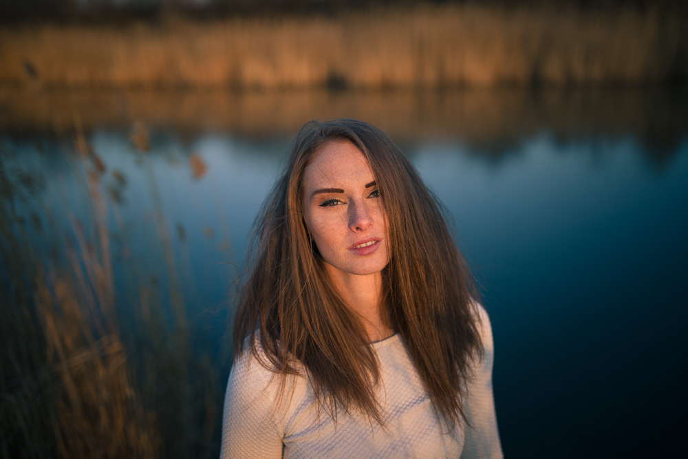 Avoid Blowouts in Photos: goldem hour