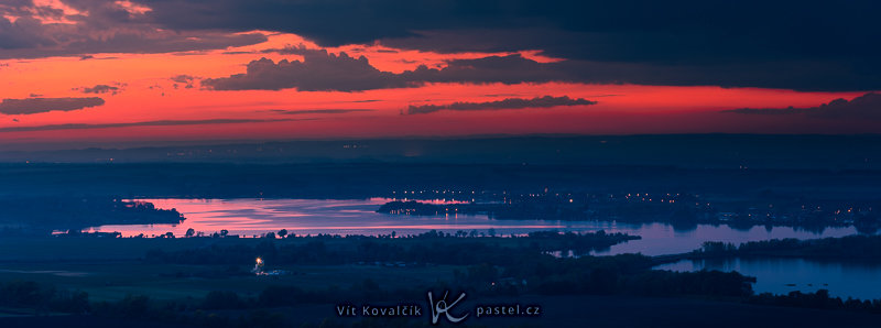 Shooting in the Dark and Low Light: Avoid Noisy, Blurry Photos